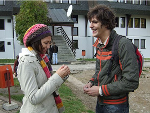 Приђи ближе