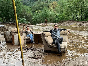 Квадратура круга-Остали су нам само голи животи