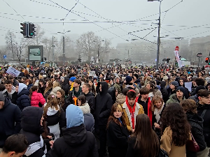 Протести подршке за нападнуте студенте, тишина за жртве