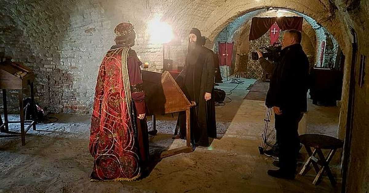 Старо српско писано наслеђе: Српска круна