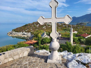 Родославци-Бешка, сјај на острву Нара