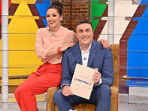 Шареница: Златна вина и Искра, у монодрами