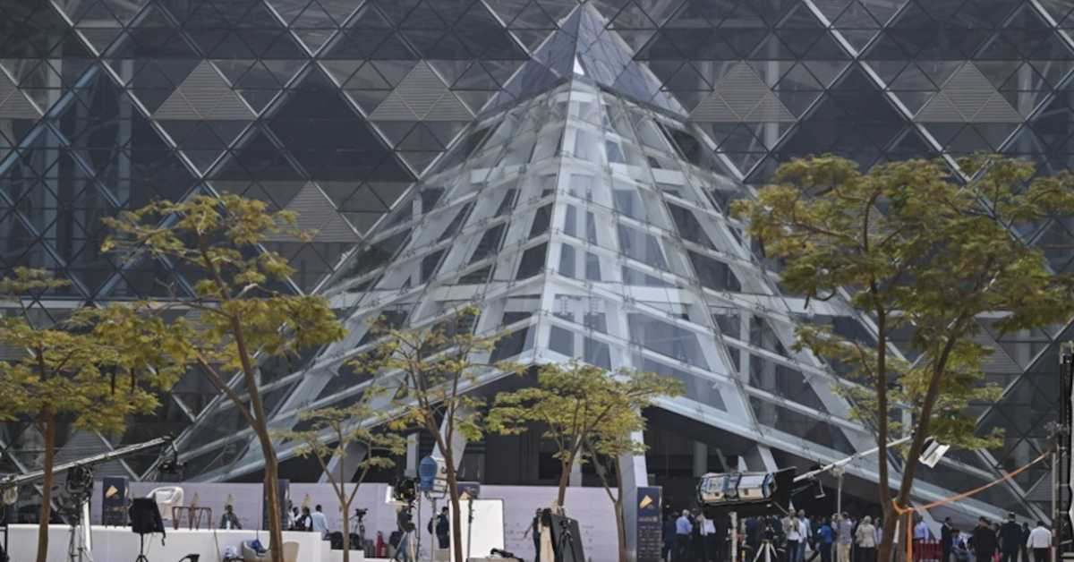 Отворен Велики египатски музеј у Гизи, највећа гужва код Тутанкамона (EPA/MOHAMED HOSSAM) Отворен Велики египатски музеј у Гизи, највећа гужва код Тутанкамона