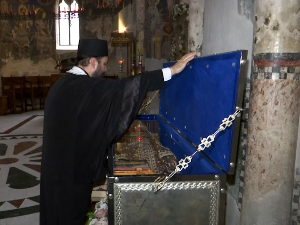 Ручно везени бисери и полудраго камење – мошти Стефана Лазаревића прекривене јединственом одеждом