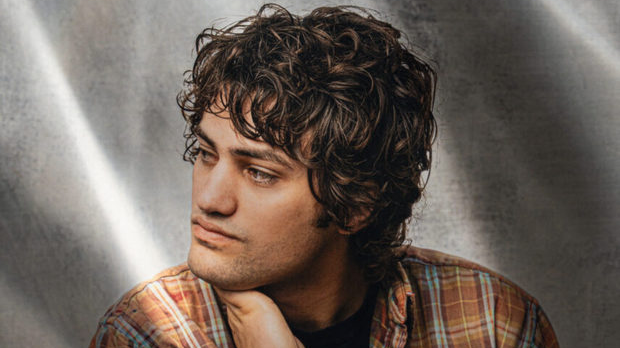 Неонска дуга - рокенрол магазин Жикице Симића: Пробуђена нада