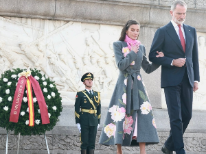 Модна дипломатија краљице Летисије 