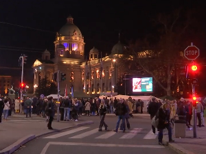 Дијана Хрка примила инфузију у болници, потом се вратила у шатор код Скупштине Србије