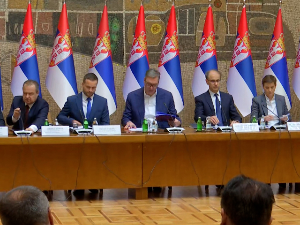 У току седница Владе Србије о НИС-у, присуствује председник Вучић 