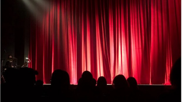 Драмски програм: Марк Твен: Џентлмен