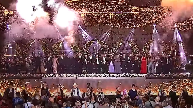 Из века у век - Весело вече, колаж