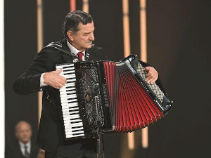 Запис у времену - 90 година Народног оркестра РТС-а