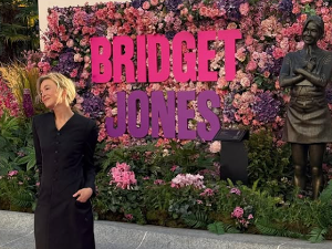 Бриџит Џоунс, уз Бетмена, Харија Потера и Мери Попинс на тргу у Лондону