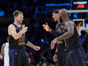 Џејмс се вратио на паркет, Дончић водио Лејкерсе до победе против Јуте