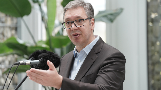 Вучић: Знам за три партнера са којима Руси преговарају о НИС-у, не можемо да инсистирамо на праву прече куповине