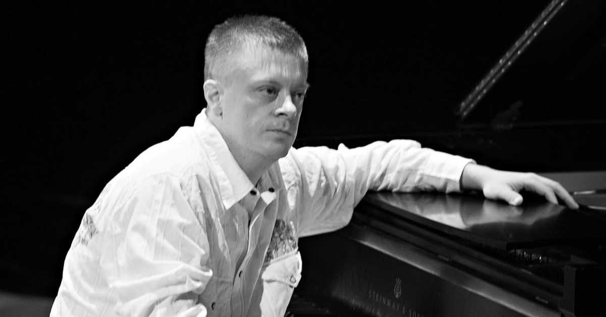 Матија свира Арсена 