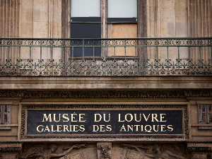 Како су лопови из Лувра искористили људску психологију – и шта то открива о вештачкој интелигенцији