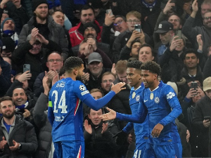 Мареска надмудрио Флика, Челси убедљив против Барсе