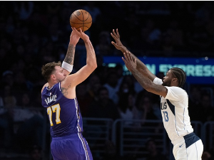 Дончић опет без милости према Даласу, Лејкерси спустили Денвер на табели