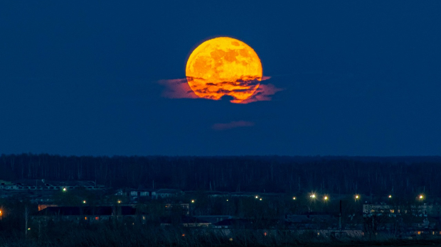 Спремите се за несвакидашњи приказ на небу – супермесец у пуном обиму