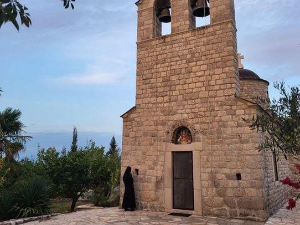 Родославци: Бешка, сјај острва нара