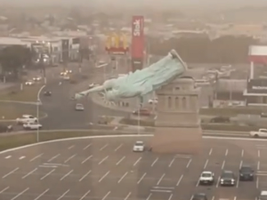 Реплику Кипа слободе у Бразилу оборио разоран ветар