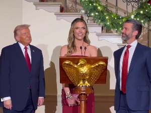 Трампов син објавио веридбу с манекенком Бетином Андерсон