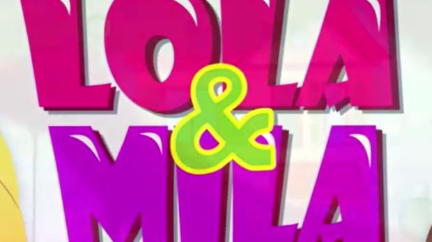 Лола и Мила:	Деда Мраз у саобраћају