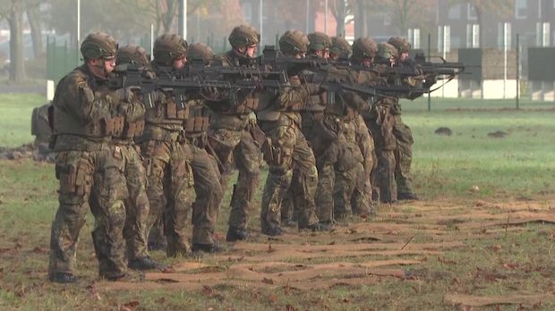 Дозволите...: Како Европа враћа војни рок