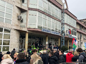 Протест студената у Новом Пазару, траже увођење принудне управе на ДУНП-у