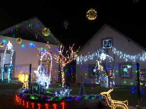 Зашто се пролазници заустављају испред једне куће у ужичком насељу Забучје 