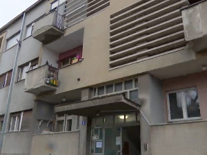 Више од месец дана хладни радијатори – због радова у једном стану цела зграда остала без грејања