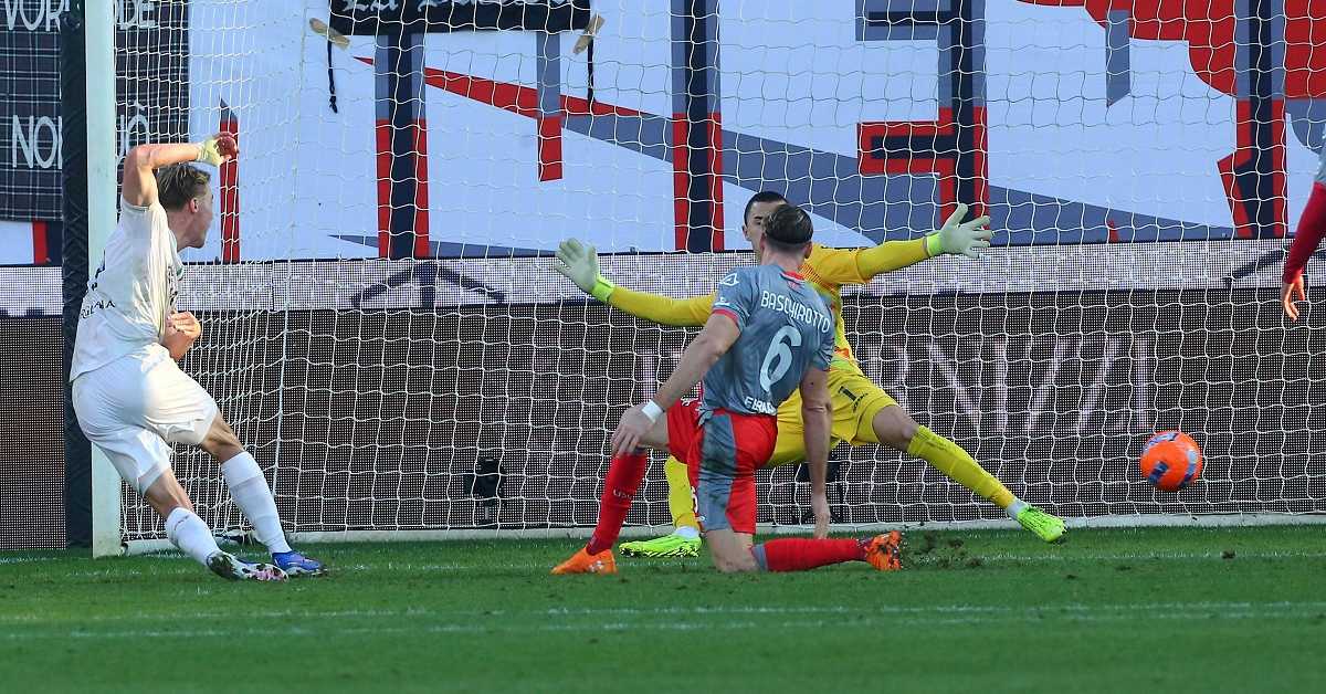 Хојлунд двоструки стрелац Наполија у победи над Кремонезеом