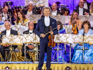 Божић са Андреом Ријуом