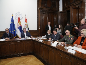 Вучић: Са тимовима размотрени сценарији за очување енергетске стабилности Србије