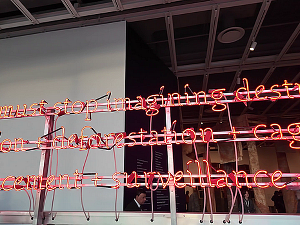 О љубави и гађењу: Уметност или оглашавање, 10-10