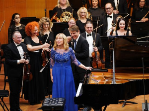 Рита Кинка и Штефан Гајгер са Симфонијским оркестром РТС