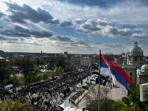 У Београду скуп “Не дамо Србију”, у Новом Пазару протест студената
