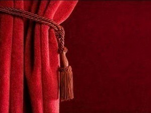 Дубравка Кнежевић: Комедија дел арте