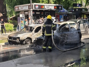 Суботица - у пожару изгорели "мерцедес" и "голф", ватра оштетила још два возила 