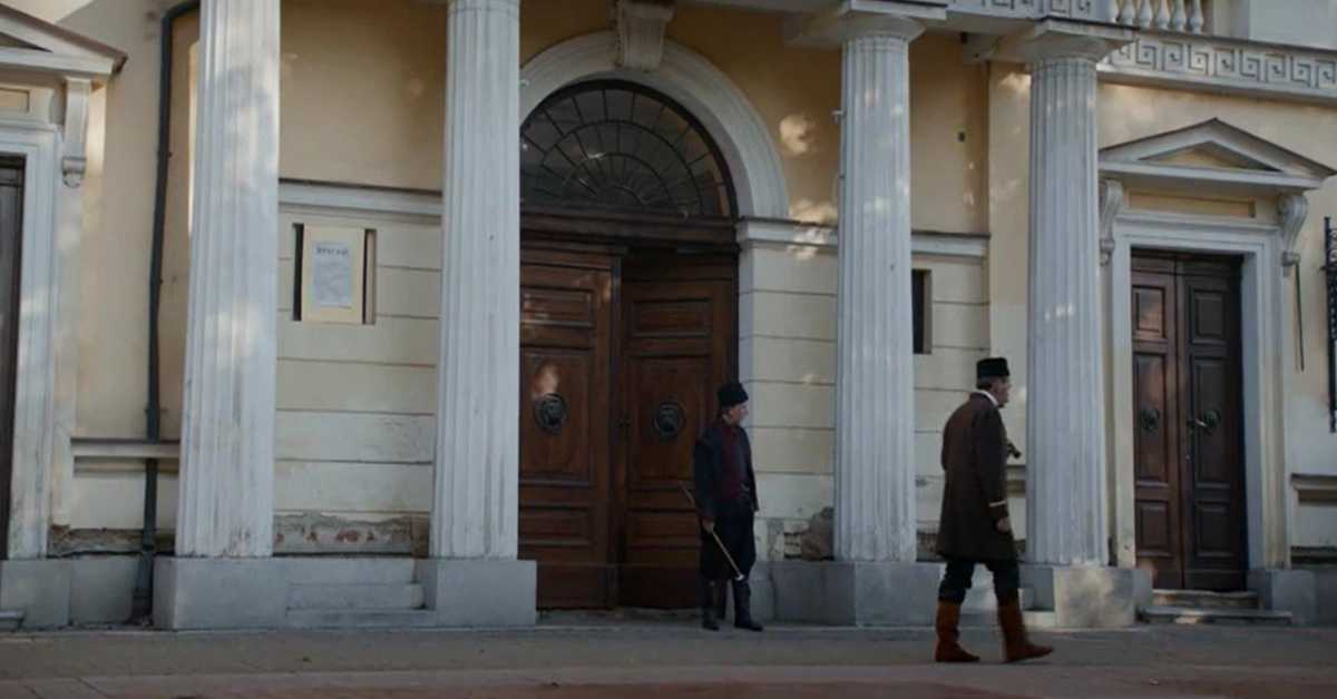  Серија са аудио-дескрипцијом: Корени, 9-10