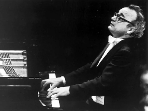 In Memoriam Алфред Брендел