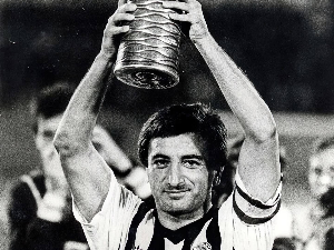 Партизан преименовао главни терен Телеоптика у "Момчило Вукотић"