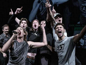 Савремена српска драма ( и њена криза)