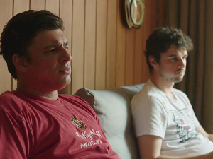 Серија са аудио-дескрипцијом: Јутро ће променити све – Испод коже, 18-39