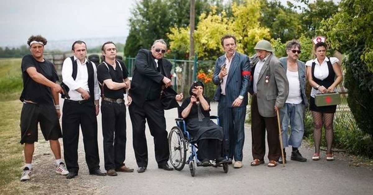 Пси лају ветар носи 11–11, 1С