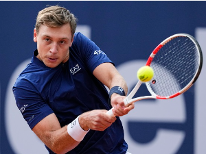 Крај за Међедовића у Ротердаму, Оже-Алијасим иде у четвртфинале