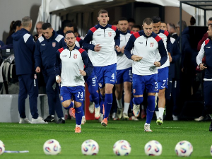 Албанци отишли са целим пленом, Пикси са звиждуцима