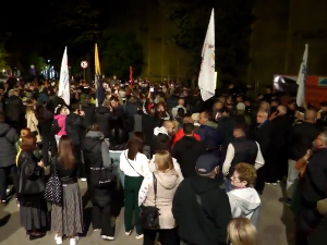 Протест у Смедереву због транспорта гаса кроз центар града – нагуравање са полицијом, више приведених