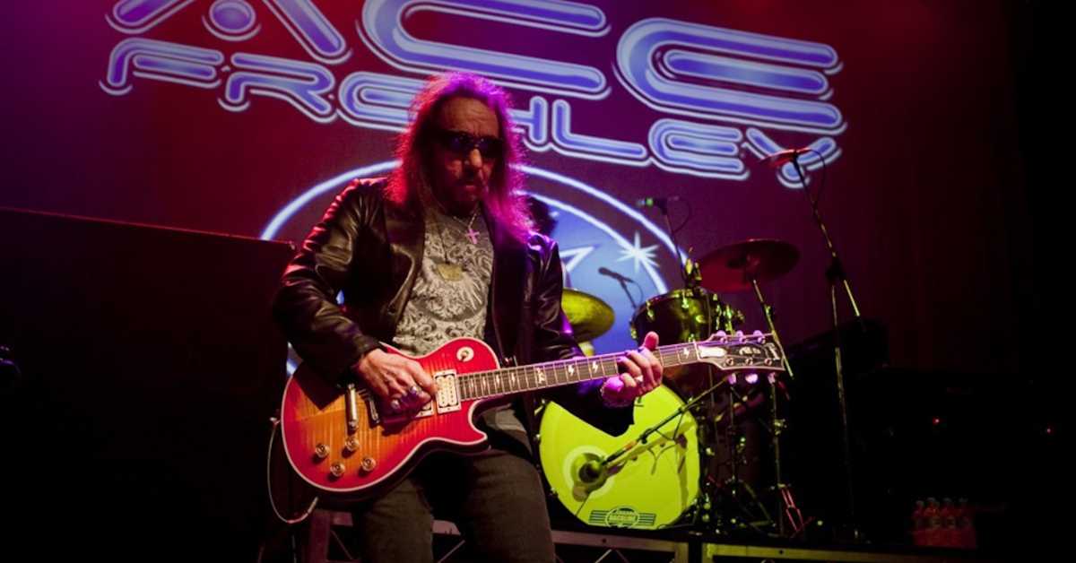 Преминуо гитариста и суоснивач групе KISS Ејс Фрили (EPA / TONY MCDONOUGH) Преминуо гитариста и суоснивач групе KISS Ејс Фрили