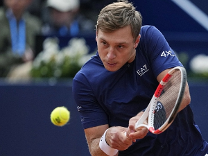 Међедовић кроз тај-брејк до осмине финала Окланда